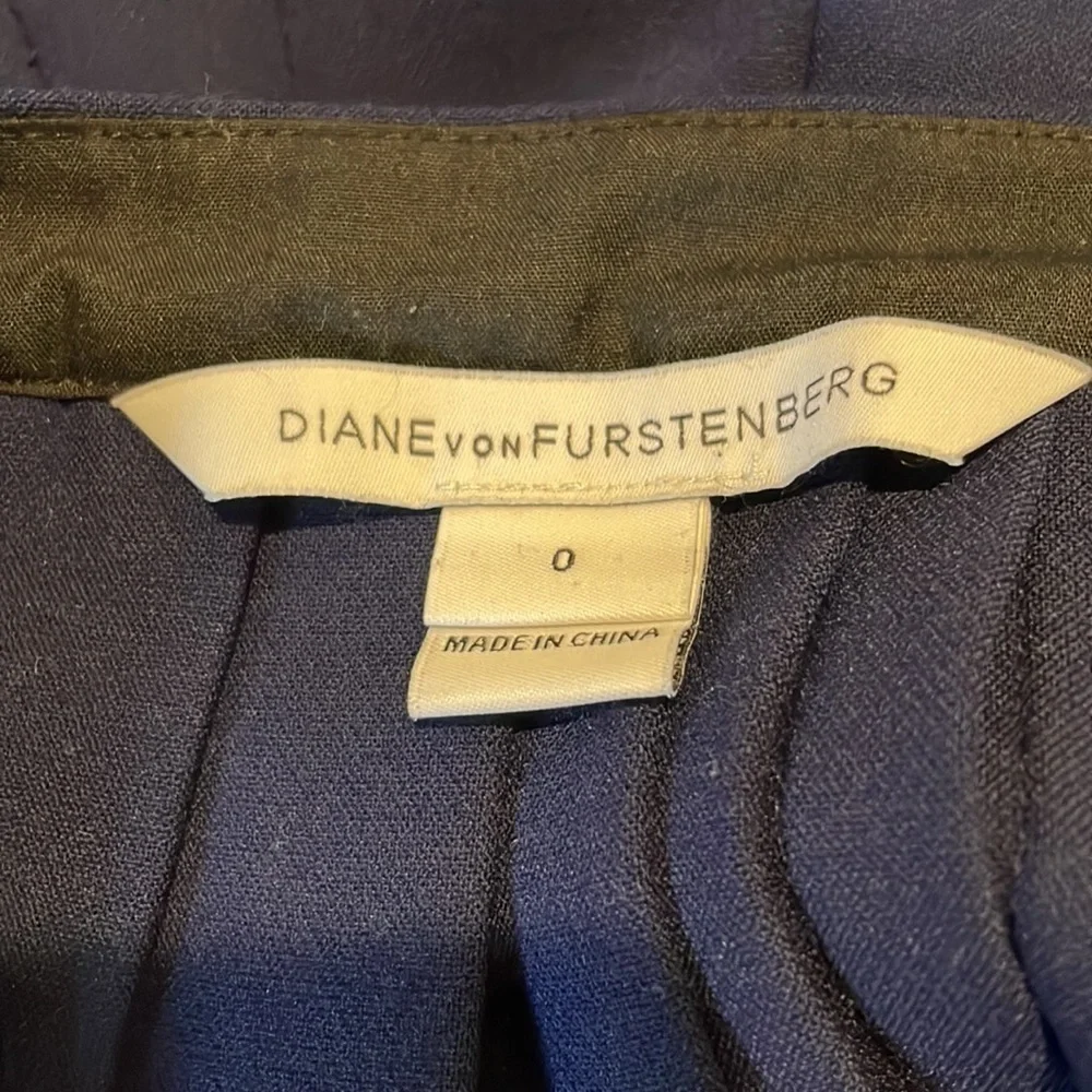 Diane Von‎ Furstenberg Eliza Pleated Skirt in Navy Blue Size 0
